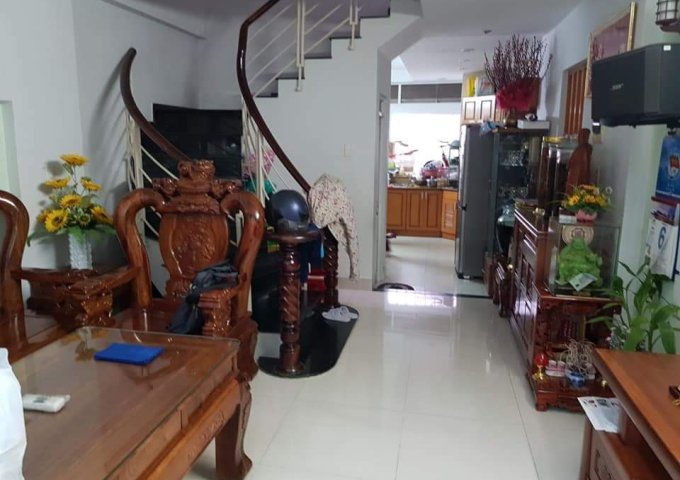 Bán nhà đẹp 1 lửng, 2 lầu hẻm 109 Nguyễn Văn Quỳ Quận 7