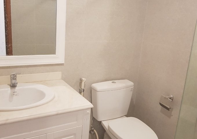 HOT Cho thuê CC cao cấp Emerald Mễ Trì 2PN nội thất cao cấp cực rẻ 11tr 037.204.2261