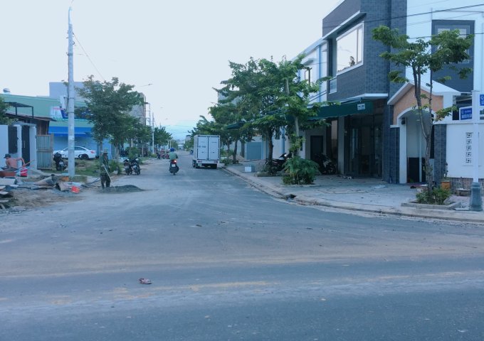 Bán kho 200m2 đường lớn sau bến xe Đà Nẵng