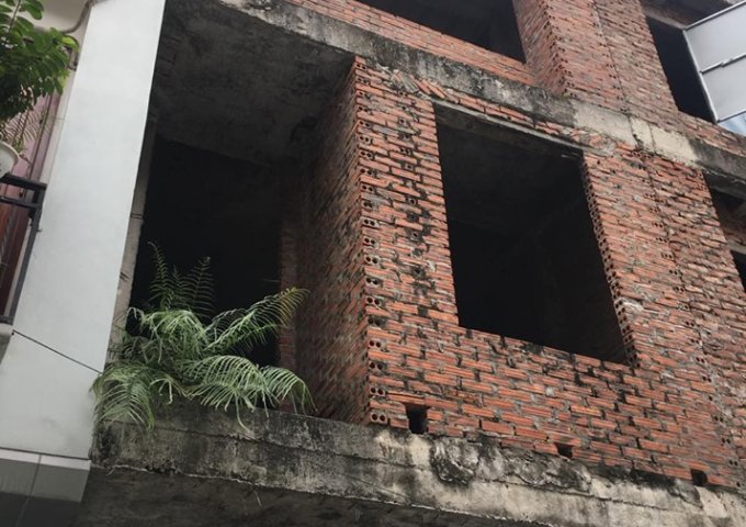 Bán nhà Lê V Lương, 50m2 x 4T xây thô, mt 4m, ô tô vào nhà, 0986397438
