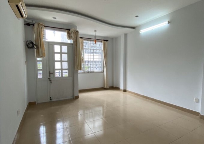 Vợ chồng tôi chính chủ cần bán nhà gấp HXH Lê Quang Định Bình Thạnh DT 4.3x16m 4 tầng