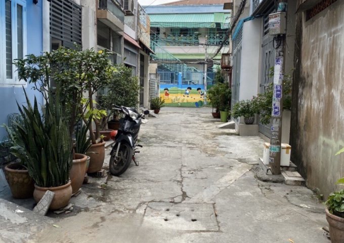 Vợ chồng tôi chính chủ cần bán nhà gấp HXH Lê Quang Định Bình Thạnh DT 4.3x16m 4 tầng