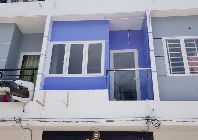 Bán nhà gần chung cư Hưng Lộc Phát, Phước Kiển, 1 trệt 2 lầu, 1 tỷ 450