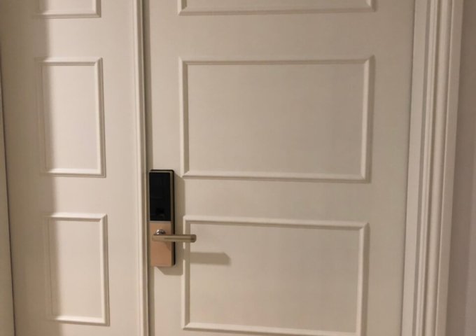 Bán căn hộ Vinhomes Ba Son Quận 1, Lux6-3801, 2pn 80m2 giá cực rẻ