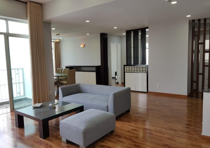 Bán căn penthouse Hoàng Anh Gia Lai 3: 270m2, 5 phòng ngủ, 5WC, giá 3,9 tỷ, tặng toàn bộ nội thất