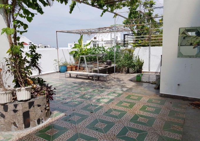 Bán căn penthouse Hoàng Anh Gia Lai 3: 270m2, 5 phòng ngủ, 5WC, giá 3,9 tỷ, tặng toàn bộ nội thất