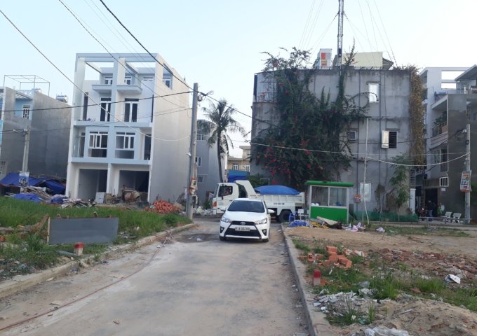 cần bán lô đất thổ cư ngang gần  5m x 13,4,cho người xây nhà ở tại đường 30 Linh Đông Thủ Đức,gần đường Phạm Văn Đồng,đường rộng  xe tải vào tận nơi