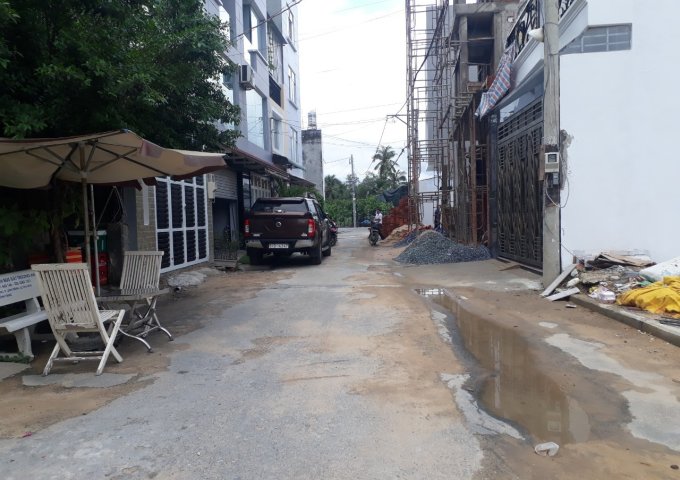 cần bán lô đất thổ cư ngang gần  5m x 13,4,cho người xây nhà ở tại đường 30 Linh Đông Thủ Đức,gần đường Phạm Văn Đồng,đường rộng  xe tải vào tận nơi