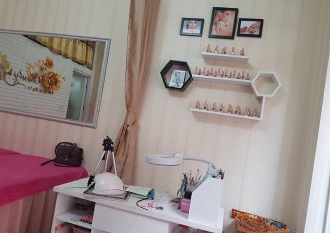Mình cần sang nhượng quán Nail - Mi/Phun Xăm số 898 Đường Láng, Đống Đa, HN.