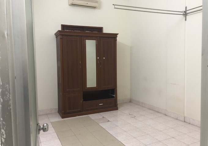 Cho thuê căn hộ tập thể sạch đẹp ngõ 445 Nguyễn Trãi, 80m2, 3PN, 7tr/tháng