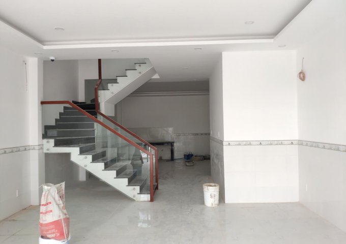 Chính chủ bán nhà mới xây, SHR 102m2 mặt tiền Đinh Đức Thiện, chợ Bình Chánh 1.5km