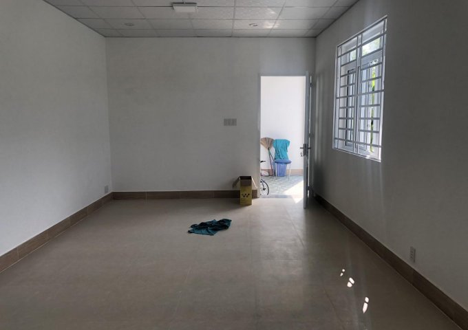 Cho thuê nhà Mặt tiền Nguyễn Văn Linh, 160m2, ở và làm văn phòng, kinh doanh, LH 0906863066.