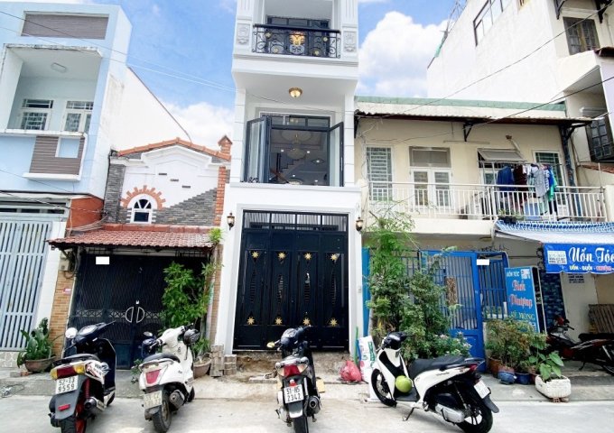 Cần bán nhà mặt phố 3x9m 3 tầng có nội thất đầy đủ đường 6m Lâm Văn Bền, p.Tân Thuận Tây, Quận 7