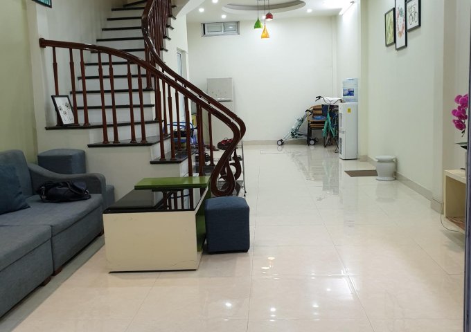 Nhà đẹp ngõ 123 Thụy Khuê, quận Ba Đình 45m2x5T 7PN rộng rãi sang trọng giá 5,6 tỷ 