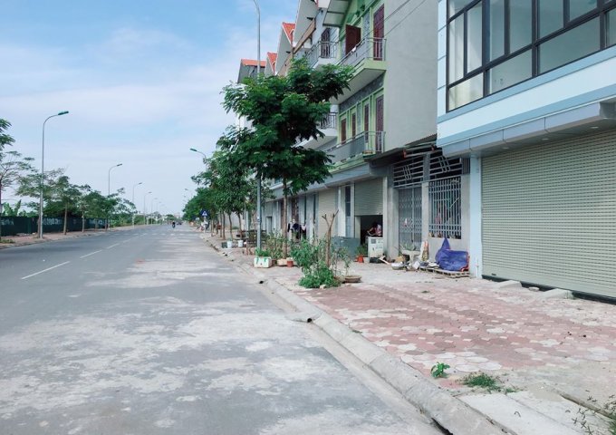 - Vị trí: Mặt đường Nguyễn Mậu Tài, đường 23m cực đẹp, trung tâm khu hành chính mới của Huyện Gia Lâm 
