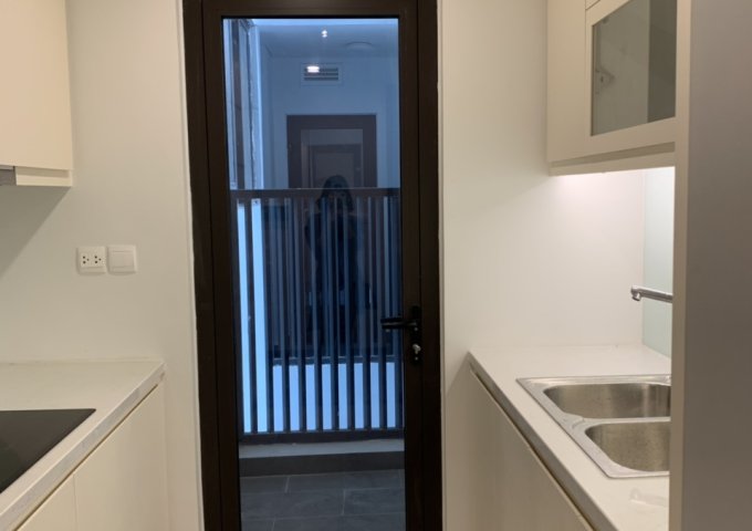 Chính chủ bán căn hộ 4PN, 161m chung cư Sun Ancora Lương Yên. Giá: 8ty