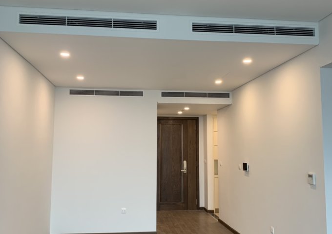 Chính chủ bán căn hộ 4PN, 161m chung cư Sun Ancora Lương Yên. Giá: 8ty