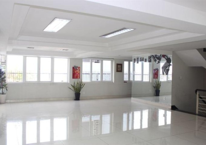 Cho thuê sàn thương mại văn phòng tầng 1,2,3 CC Trung Hòa Nhân Chính 100-1000m2, từ 200 nghìn/m2 0988948583