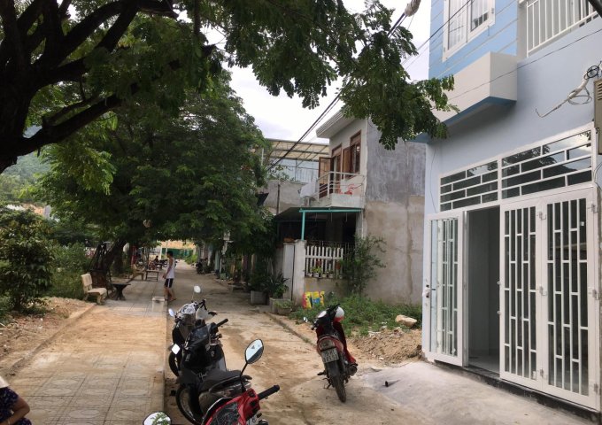 Bán nhà mới xây 1 trệt 1 lầu ở KDC Đất Lành, Vĩnh Thái, Nha Trang.