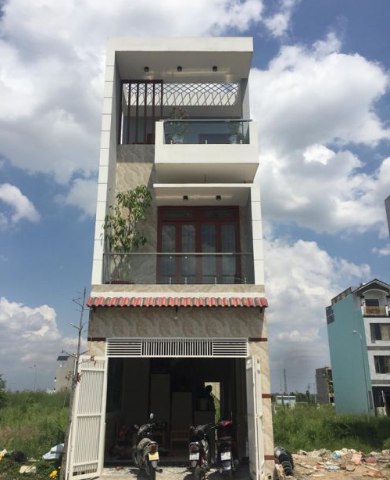 Hot! Sở hữu nhà 1 trệt 2 lầu sân thượng tại KDC Bình Lợi, DT:5x20,giá: 10tỷ5, LH Nam: 0978612386.