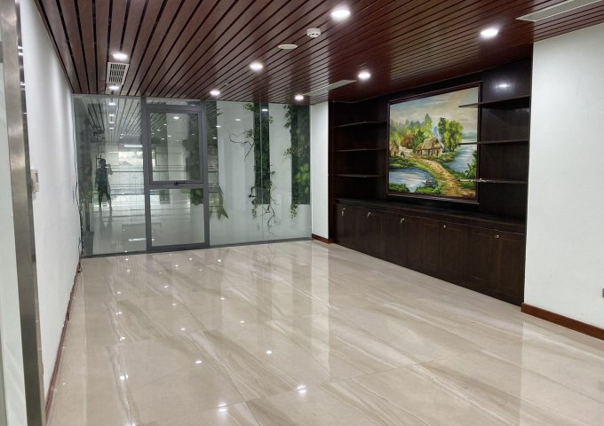 Cho thuê văn phòng trên đường Nguyễn Hữu Thọ, 57 m2 – 14.25 tr/tháng, Lh: 0942 32 6060 – Thủy