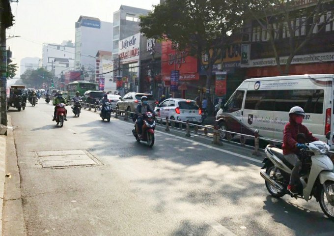 Cần bán nhanh nhà mặt tiền kinh doanh 10x30m cho thuê 5000$/th  Nguyễn Thị Thập, Quận 7