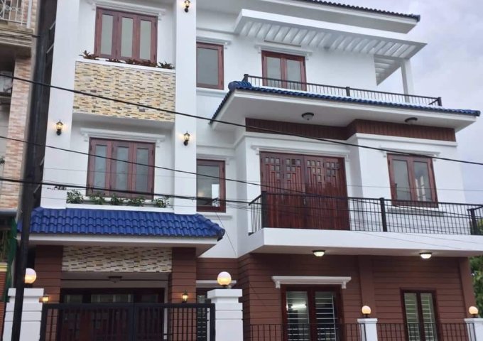 Bán nhanh căn nhà 3 tầng đường Nguyễn Văn Linh giá đầu tư