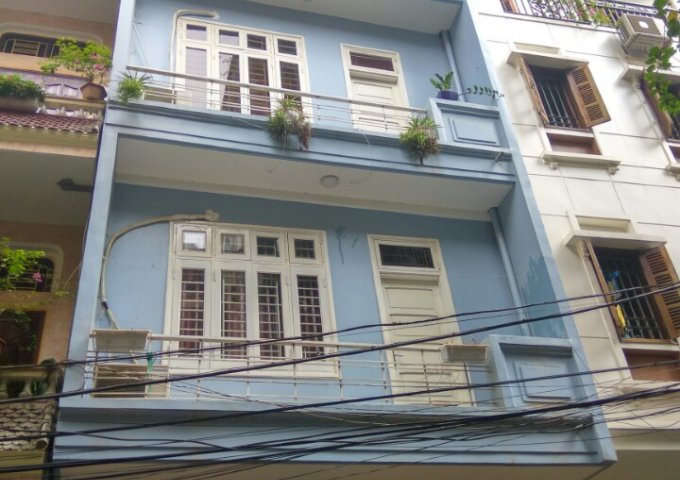 Cho thuê nhà ngõ 100 đường Hoàng Quốc Việt, Dt 70m2 x 4 tầng, 2 mặt tiền, đường rộng 10m