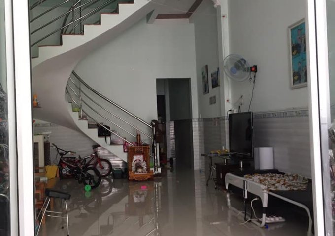 Nhà bán đường Lê Văn Phan quận Tân Phú 4x19 đúc 1 lầu giá 4.8 tỷ thương lượng