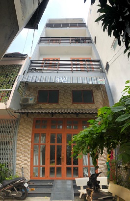 Cần bán nhà nguyên căn 3 lầu 1 lửng 1 trệt tại Phú Nhuận