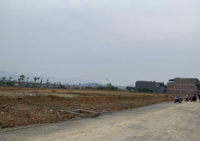 Bán đất nền trung tâm giá chỉ từ 700tr/100m2 tại TP Lào Cai.