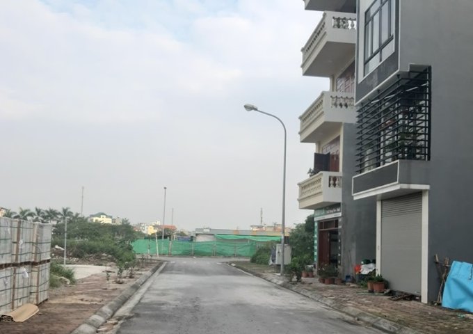 Đất TĐC Giang Biên - Long Biên, đường 13m, 40m, mt 3,3m, 74tr/m. 0971320468.