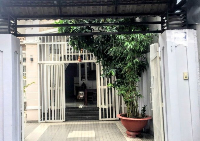 Bán nhà đẹp 1 lầu hẻm xe hơi đường Huỳnh Tấn Phát Quận 7