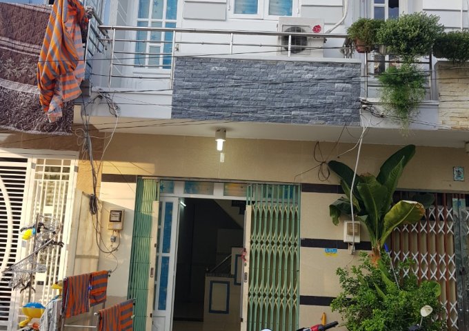 Bán nhà gần Phú Mỹ Hưng, khu dân cư an ninh, trệt 1 lầu,2 phòng ngủ, 2 toilet. Giá 1,7 tỷ