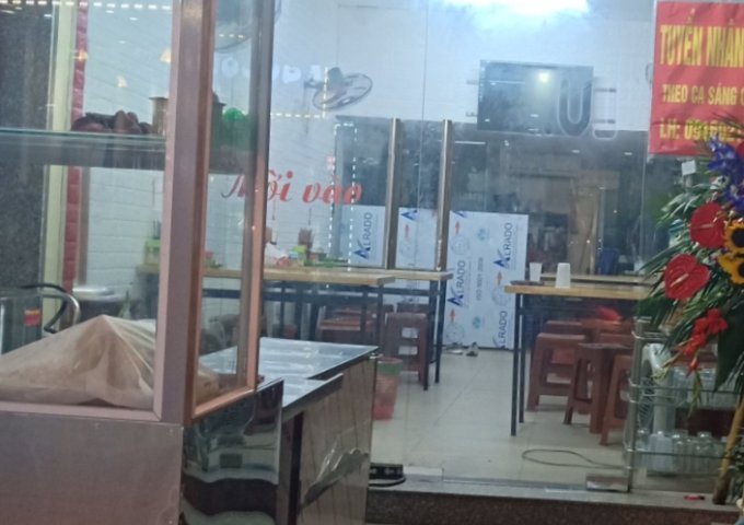 Sang nhượng nhà hàng tại 22 Lê Văn Hiến, Đức Thắng, Bắc Từ Liêm, Hà Nội.