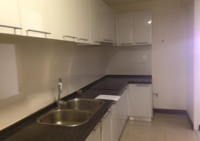Cho thuê căn hộ chung cư tại Dự án Royal City, 94m2, 2PN, nội thất cơ bản, giá 14 Triệu/tháng. LH: 0522166390