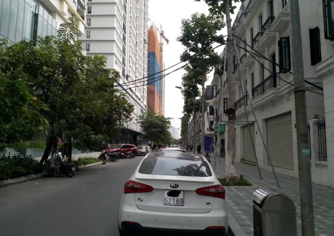 Cho thuê Shophouse Embassy Garden căn LK.A01 vị trí đẹp nhất đường 15m. Ngay mặt đường Nguyễn Văn Huyên.