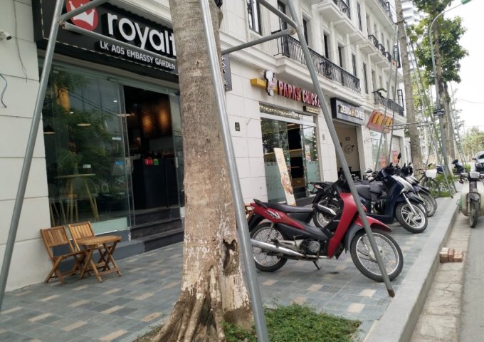 Cho thuê Shophouse Embassy Garden căn LK.A01 vị trí đẹp nhất đường 15m. Ngay mặt đường Nguyễn Văn Huyên.