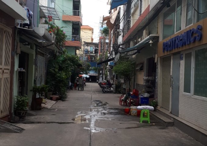 Nhà 3 tầng 6PN ngang 5m dài 20m cách MT Nguyễn Hồng Đào 40m xe hơi tới nhà thoải mái