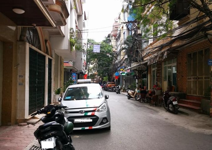 Bán nhà 5 tầng phố Nguyên Hồng, Huỳnh Thúc Kháng, quận Đống Đa, giá 14 tỷ