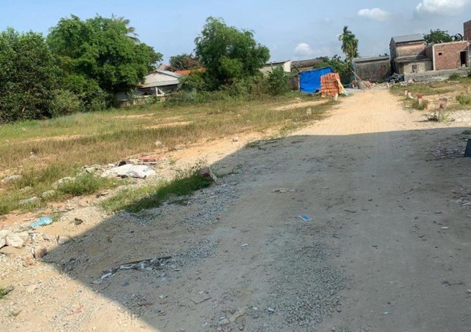 Chuyển nhượng đất kiệt ô tô 4m Nguyễn Hữu Cảnh gần trường trung cấp âu lạc.