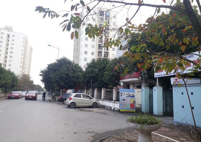 Bán chung cư HH2B phố Gia Thụy Long Biên 92m2 giá chỉ 2,35 tỷ 