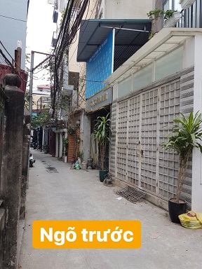 Chính chủ cần bán gấp nhà SĐCC tại ngõ 67 Nguyễn Văn Cừ, quận Long Biên, Hà Nội.