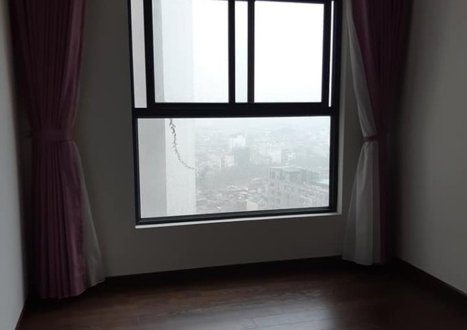 Bán căn hộ chung cư Five star số 2 Kim Giang, căn 3 ngủ,2 vệ sinh, 111 m2,nội thất cơ bản.