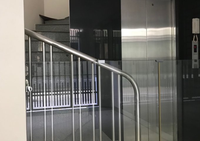 Bán nhà HXH MT Bạch Đằng, Bình Thạnh, 4 phút đến Q1, 6 tầng, thang máy, sinh lời