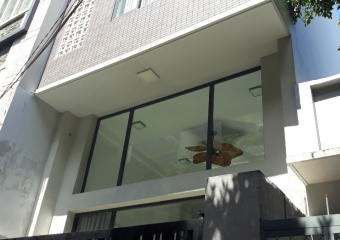 Nhà cần bán diện tích lớn ngang 3,8m dài 11m ở đường 137 Lê Văn Sỹ Phú Nhuận