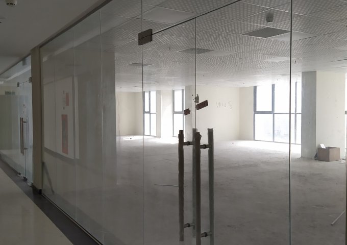 Cho thuê mặt bằng,sàn văn phòng 200m,500m,1000m2 ngay ngã tư Minh Khai,Tam Trinh giá 9$/m2