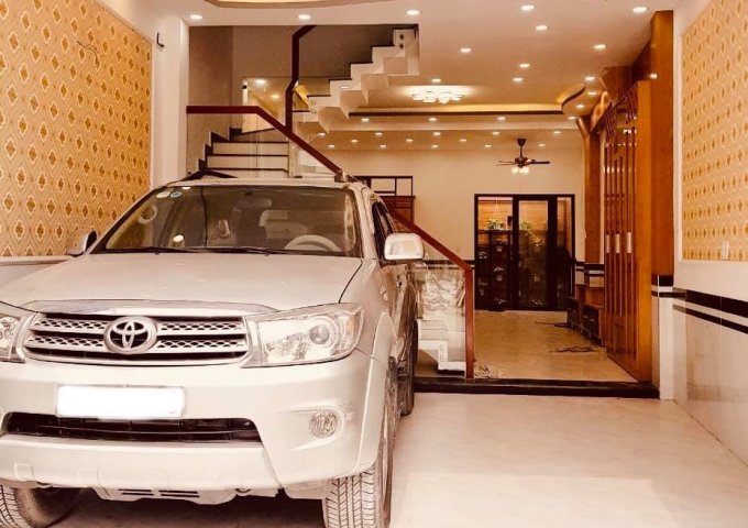 Bán gấp trước tết, HXH Nguyễn Thượng Hiền, Phú Nhuận, ô tô vào nhà, giá chỉ 6.8 tỷ.