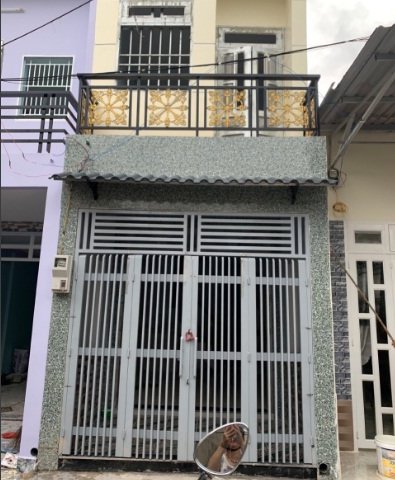 Nhà MT Hưng Nhơn 2 phòng ngủ gần chợ Tân Kiên, Bình Chánh, có SHR kẹt vốn bán gấp giá mềm.