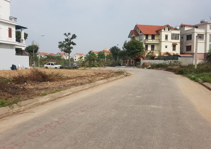 cần bán lô đất biệt thự nhìn vườn hoa khu đô thị Đại Hoàng Long , TP Bắc Ninh